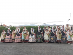 Ofrenda de flores en honor a la Virgen del Remedio