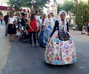 Ofrenda en las fiestas de Moros y Cristianos de Novelda