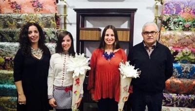 Indumentarista oficial de las Falleras Mayores de Elda y sus Damas de Honor