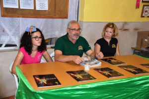 Presentación del llibret de la Falla Trinquete.